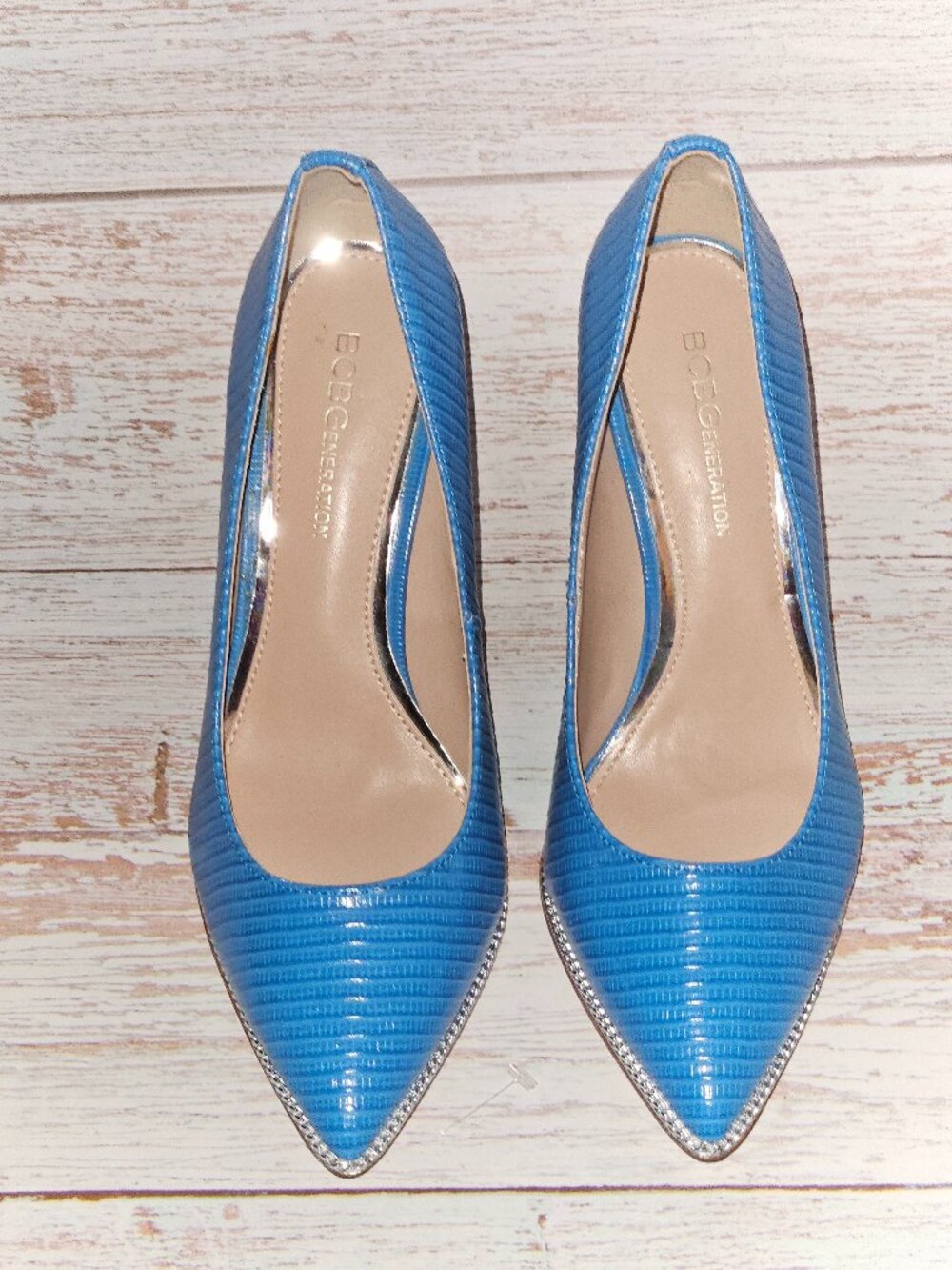 NEW BCBGeneration Harlia Pump Bali Blue Lizard size 7.5
